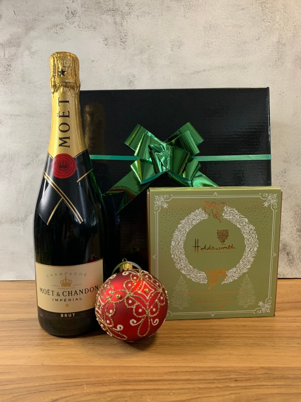 moet champagne xmas hamper