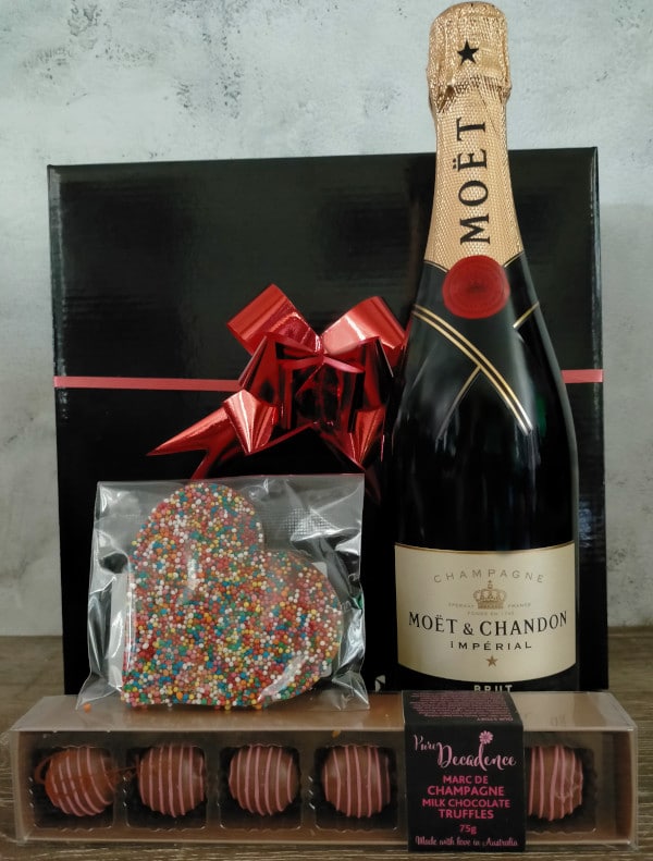 moet-champagne-chocolate-truffles600x600 moet chocolate truffles valentine's day gift