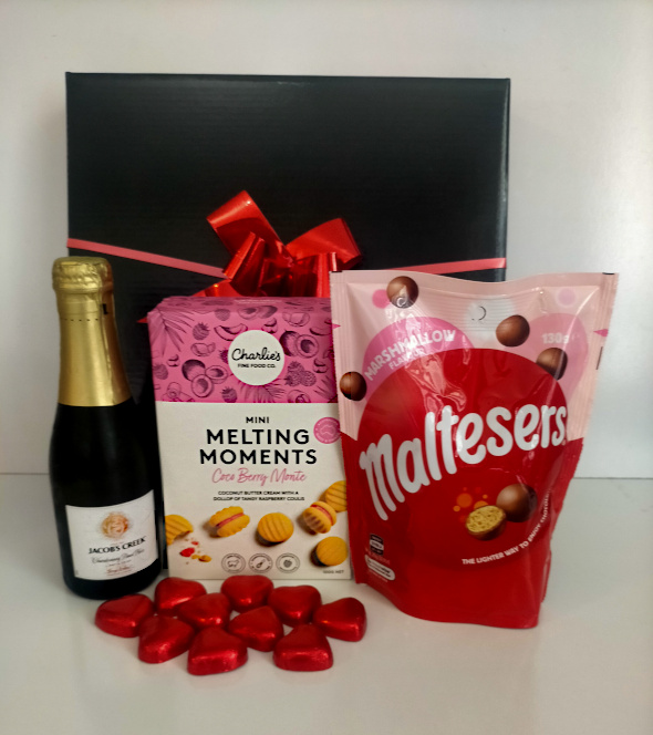 sparkling chardonnay valentine's day gift gold coast